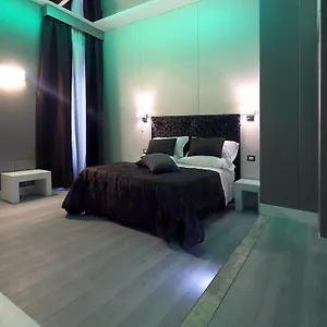 piccolo-piazza-spagna-suites-g.it-romehotels.com/