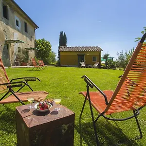 Casina Meme Apartment Pescia
