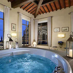 palazzo-niccolini-al-duomo.it-tuscanyhotel.com/