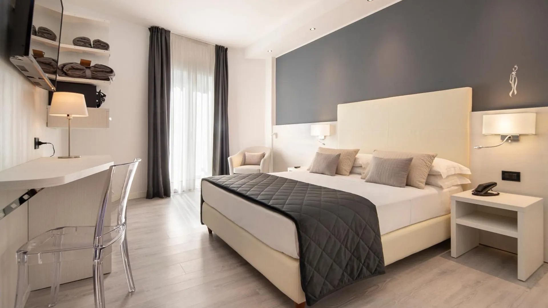 Hotel Sayonara Lido di Jesolo 4*,  Italy